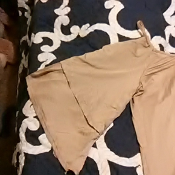 Cold Shoulder blouse with layered flowy sleeves - Picture 4 of 4